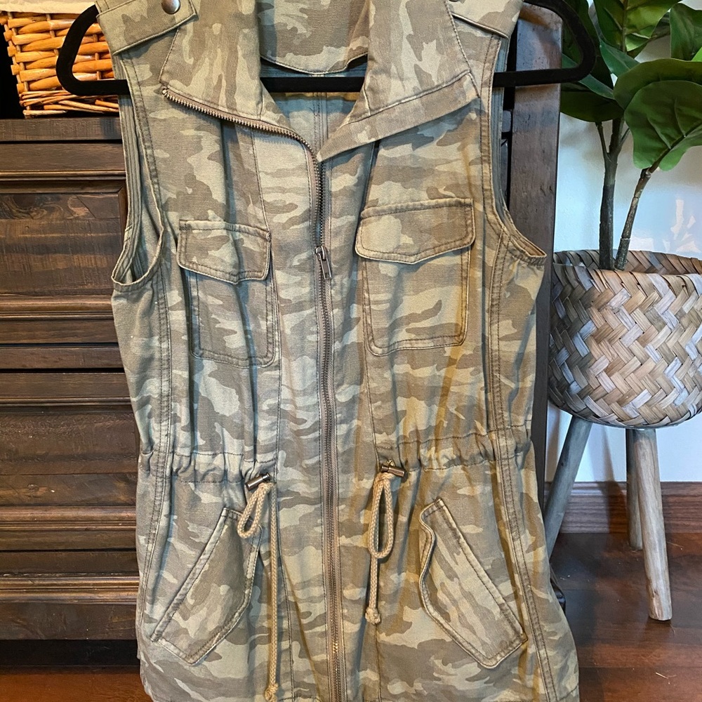 Maurices camp cinch vest